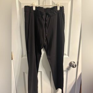 Lululemon Women’s Pant. Size 10. Black. Good condition.